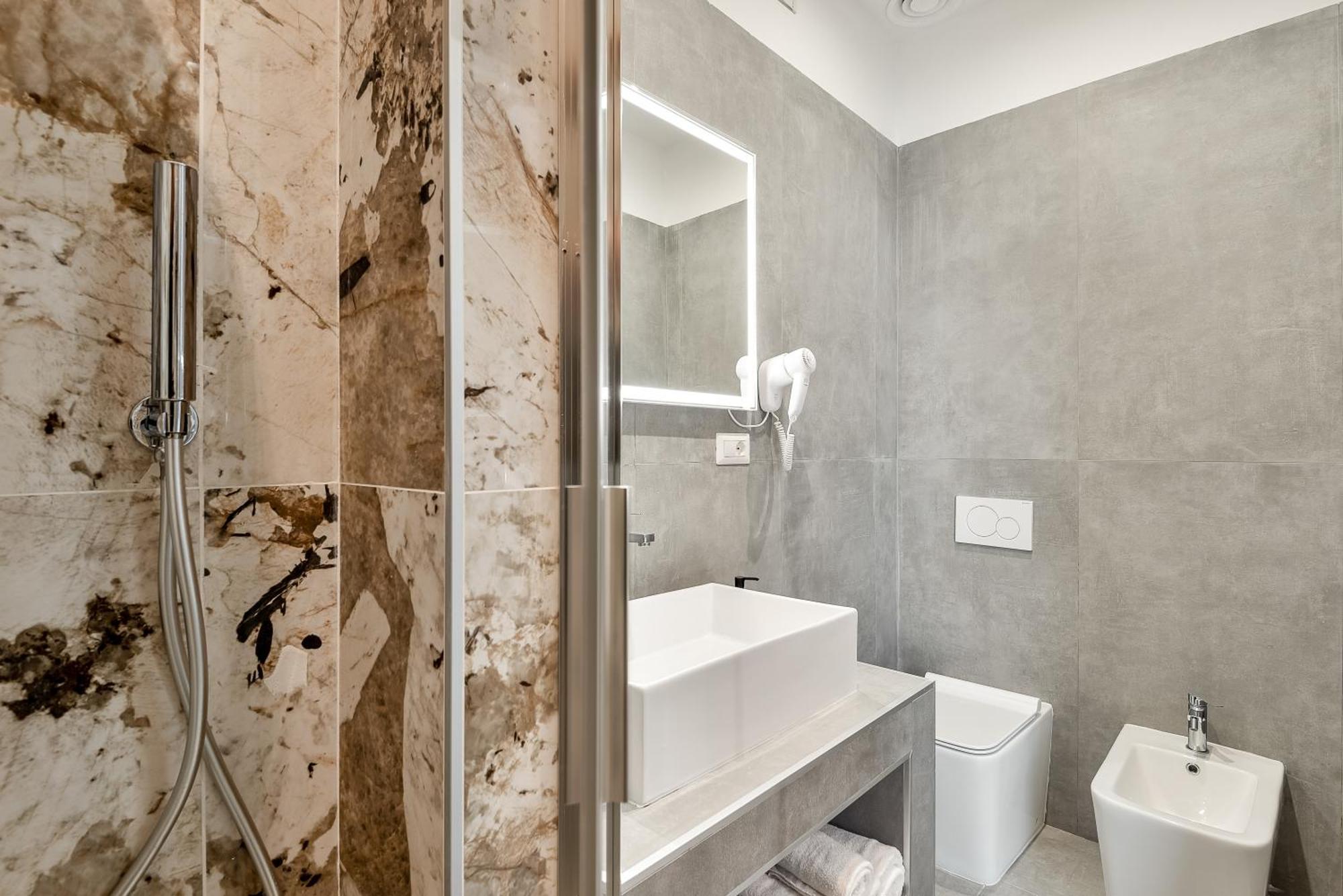 Home 501 Guest House - Специя Екстериор снимка