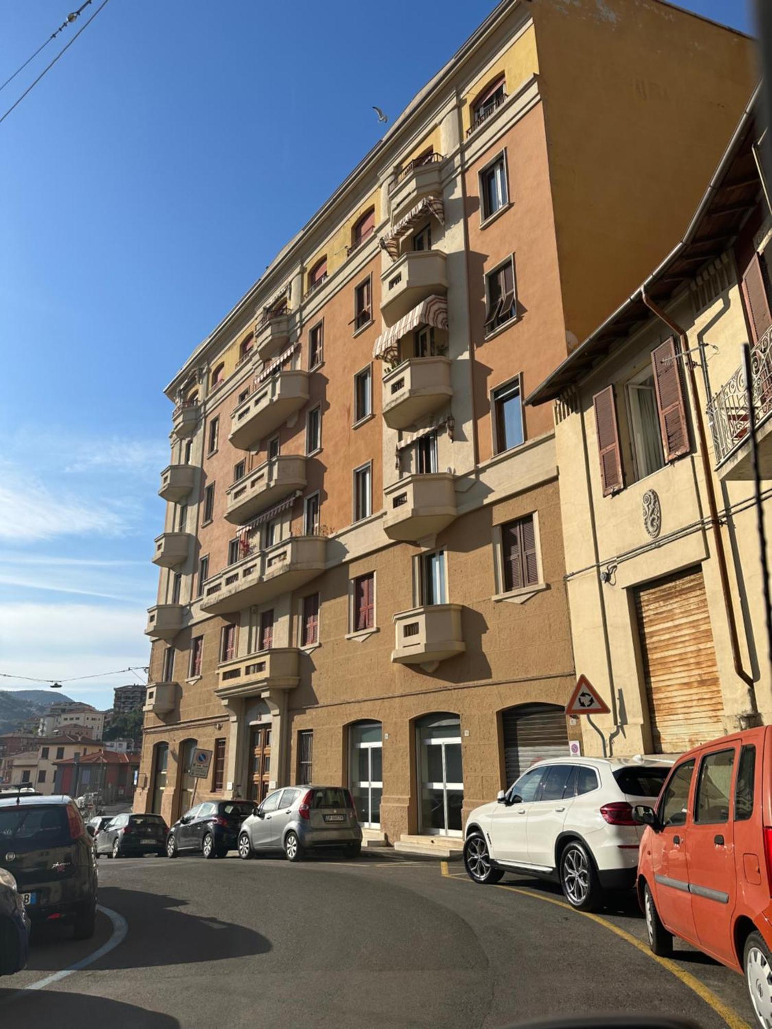 Home 501 Guest House - Специя Екстериор снимка